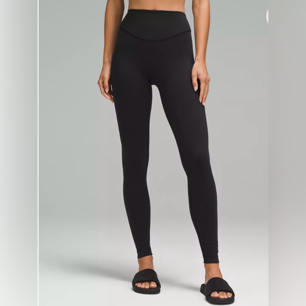 Lululemon wunder under leggings. 7/8 length size 8. Lightly worn.